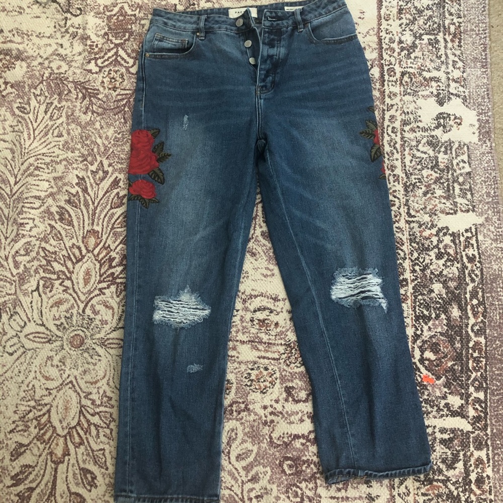 pacsun embroidered mom jeans size 28 never worn